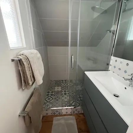 Magnifique 40 M2 Tres Lumineux, Calme, La Et Le Centre A Pieds *